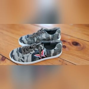 Johnny Was Women's 8.5 Camo Sneakers Butterfly